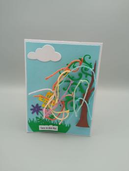 Kreative "Tanz in den Mai" Karte mit Baum und Garn